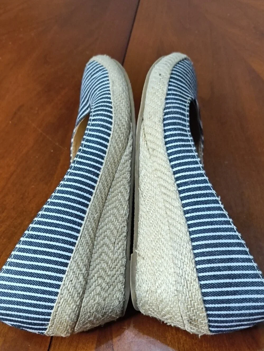 American Eagle Outfitters Navy and White Striped Espadrille Wedges Size 7 AX